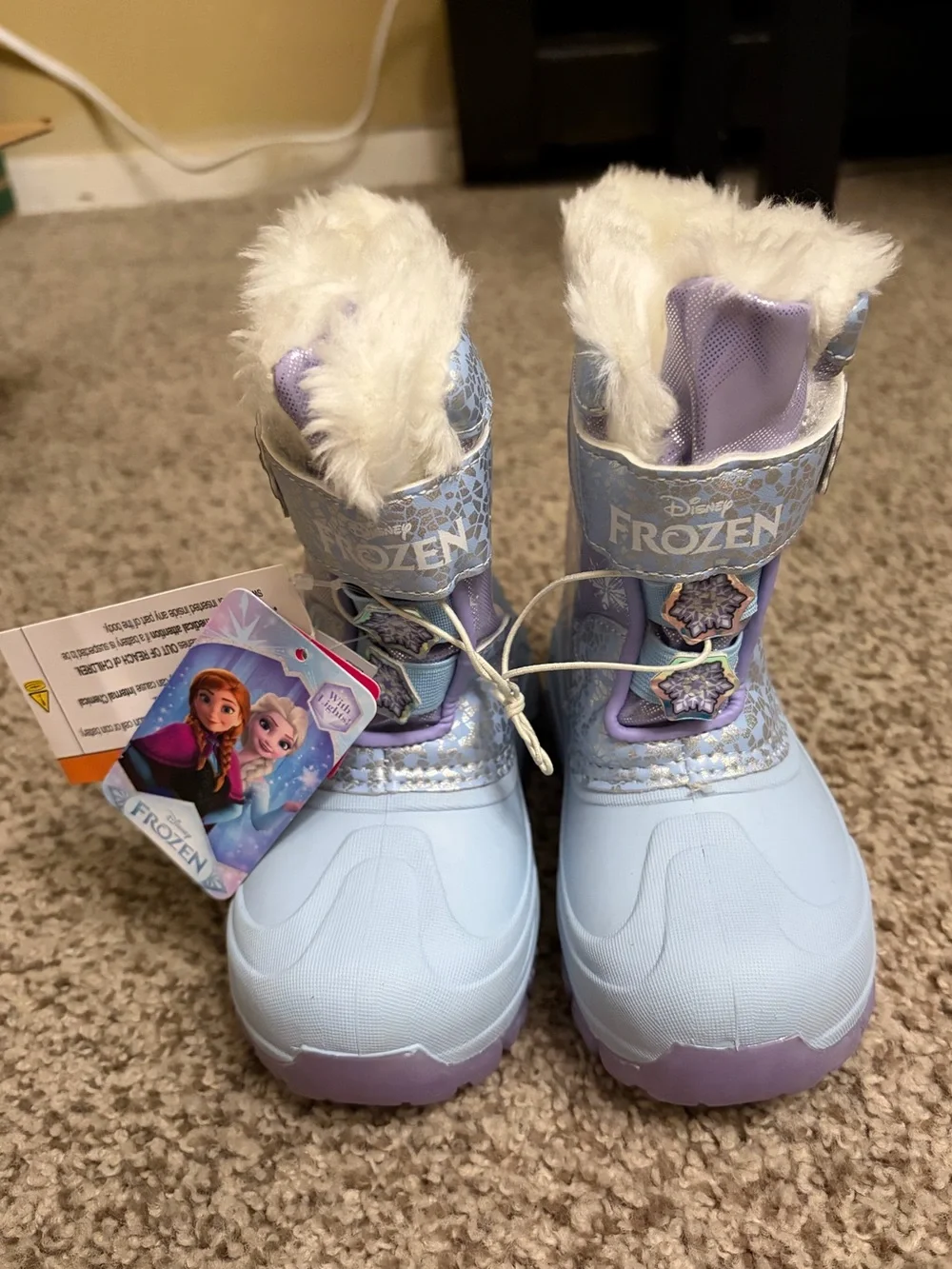 Frozen light up snow boots size 9 NWT